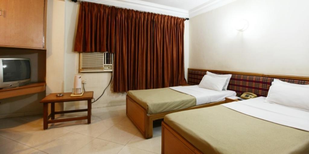 Hotel Prudent Vadodara Ruang foto